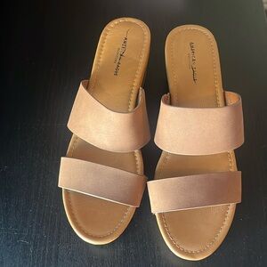 American Eagle cloggs